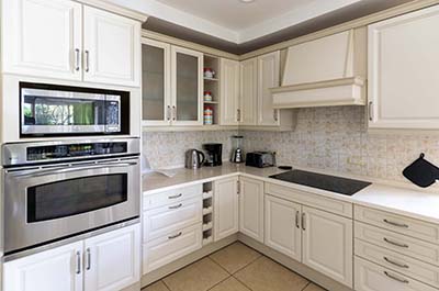 Chaconia Suite: Kitchen