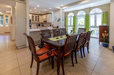 Chaconia Suite: Kitchen