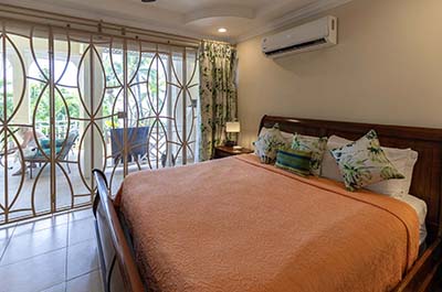 Chaconia Suite: Master Bedroom