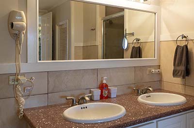 Chaconia Suite: Master Ensuite Bathroom